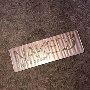 Naked 3 pallete